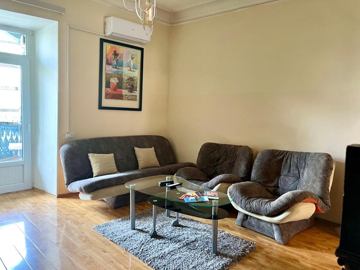 Apartment In Old Tbilisi Orbeliani Square Exterior photo